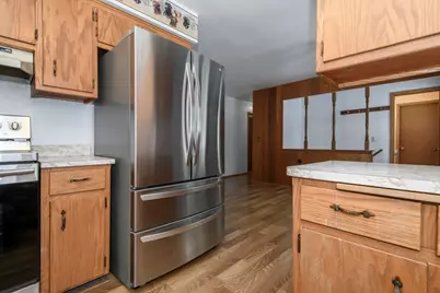 21401 W Woodland Dr, New Berlin, WI 53146 - Photo 15