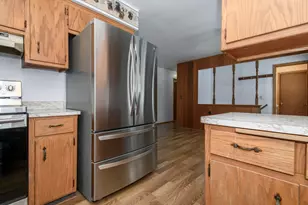 21401 W Woodland Dr, New Berlin, WI 53146 - Photo 15