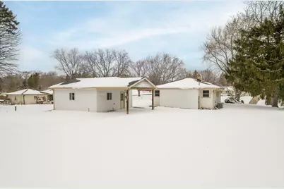 21401 W Woodland Dr, New Berlin, WI 53146 - Photo 37