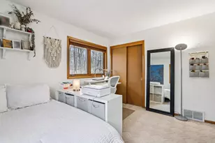 S54W23710 Maple Hill Ct, Waukesha, WI 53189 - Photo 31