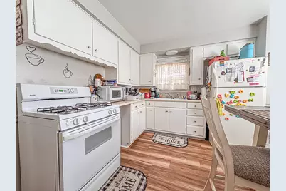 8909 W Burleigh St #8911, Milwaukee, WI 53222 - Photo 5