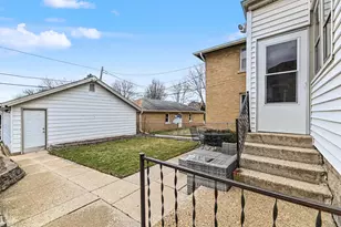 2009 S 77th St, West Allis, WI 53219 - Photo 25