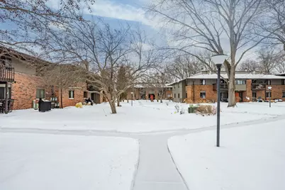 358  Park Hill Dr #B, Pewaukee, WI 53072 - Photo 27