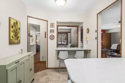 358  Park Hill Dr #B, Pewaukee, WI 53072 - Photo 9