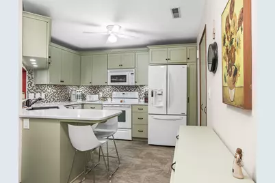 358  Park Hill Dr #B, Pewaukee, WI 53072 - Photo 5