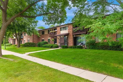 358  Park Hill Dr #B, Pewaukee, WI 53072 - Photo 35