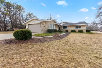 201 W Ellsworth Ln, Bayside, WI 53217 - Photo 3