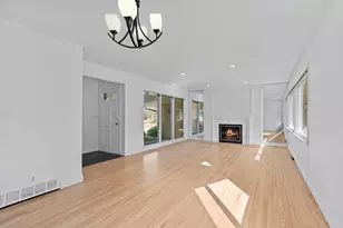 201 W Ellsworth Ln, Bayside, WI 53217 - Photo 7