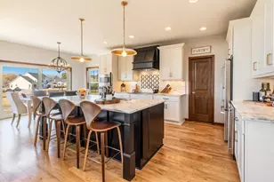 W79N417 Ridgeway Ln, Cedarburg, WI 53012 - Photo 13