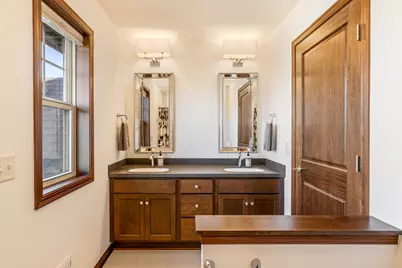 W79N417  Ridgeway Ln, Cedarburg, WI 53012 - Photo 23