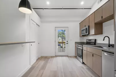 308  Oak St #201, Slinger, WI 53086 - Photo 3