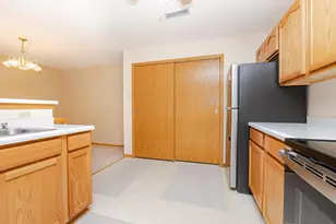 930 Oconomowoc Pkwy, Oconomowoc, WI 53066 - Photo 7