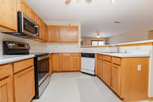 930 Oconomowoc Pkwy, Oconomowoc, WI 53066 - Photo 5