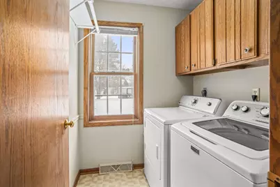 724  Overland Trl, Grafton, WI 53024 - Photo 9