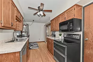 1511 Camden Ct, Waukesha, WI 53186 - Photo 13