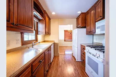 5872  Riverside Dr, Greendale, WI 53129 - Photo 3