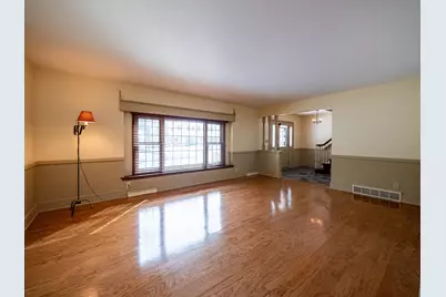 5872  Riverside Dr, Greendale, WI 53129 - Photo 13