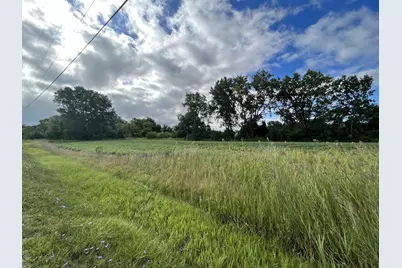 3431 E Fitzsimmons Rd, Oak Creek, WI 53154 - Photo 5