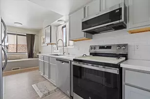 5835 Cambridge Cir, Racine, WI 53406 - Photo 5