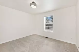 1902 Brooklyn Pl, Holmen, WI 54636 - Photo 23