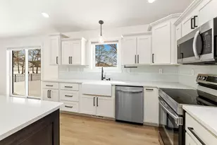 1902 Brooklyn Pl, Holmen, WI 54636 - Photo 11