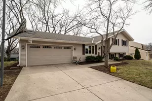 2713 Lancaster Dr, Waukesha, WI 53188 - Photo 39