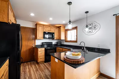 2713  Lancaster Dr, Waukesha, WI 53188 - Photo 11