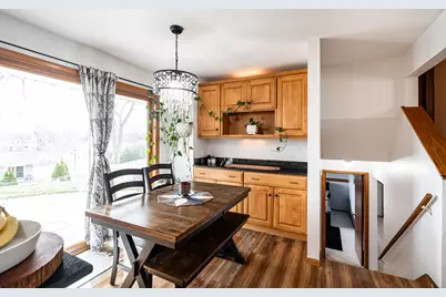 2713  Lancaster Dr, Waukesha, WI 53188 - Photo 9