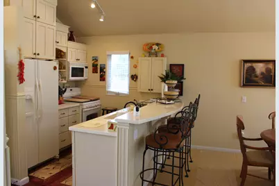 1755  Cottage Dr #7-16, Lake Geneva, WI 53147 - Photo 5