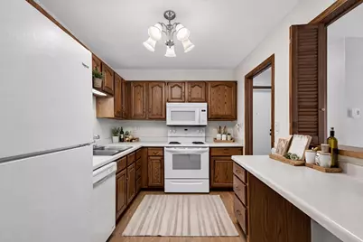 1451  Pheasant Run Dr #101, Racine, WI 53406 - Photo 5