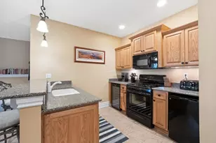 572 Trevino Dr, Geneva, WI 53147 - Photo 17