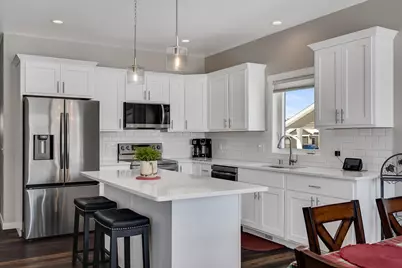 733  Crockett Dr, Holmen, WI 54636 - Photo 7