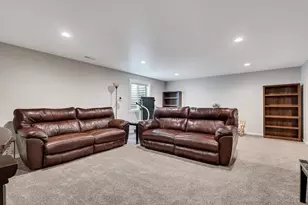 733 Crockett Dr, Holmen, WI 54636 - Photo 17