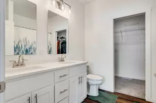 733 Crockett Dr, Holmen, WI 54636 - Photo 13