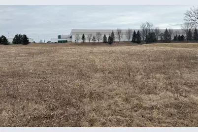 5660 W Oakwood Rd, Franklin, WI 53132 - Photo 3