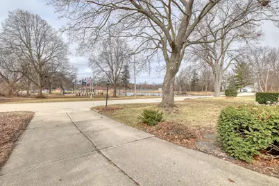 132  Caldwell St, Pewaukee, WI 53072 - Photo 3