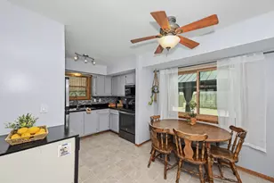 2915 Thornapple Ct, Racine, WI 53402 - Photo 3