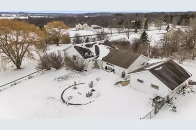 W8320  Springwood Ln, Darien, WI 53115 - Photo 5