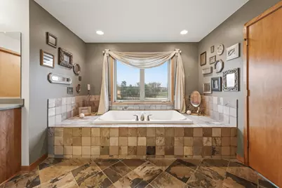 W360N7572  Thomas Dr, Oconomowoc, WI 53066 - Photo 33