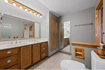 5070 S 69th St, Greenfield, WI 53220 - Photo 21