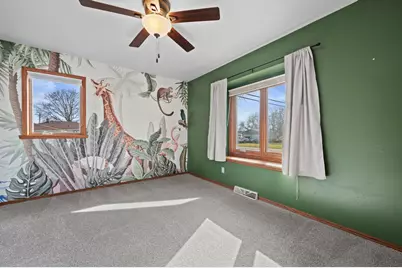5070 S 69th St, Greenfield, WI 53220 - Photo 11