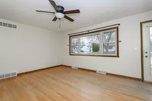 2113 Garven Ct, Waukesha, WI 53188 - Photo 11