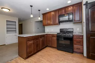 2113 Garven Ct, Waukesha, WI 53188 - Photo 5