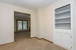 2113 Garven Ct, Waukesha, WI 53188 - Photo 9