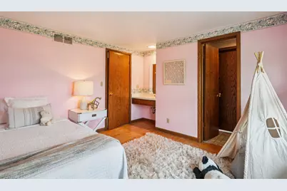 503  Westminster Dr, Waukesha, WI 53186 - Photo 33