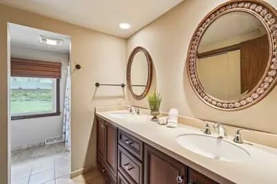 503  Westminster Dr, Waukesha, WI 53186 - Photo 39