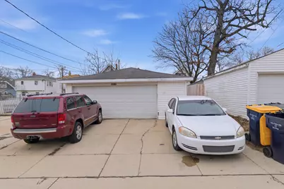 2033 S 77th St, West Allis, WI 53219 - Photo 5