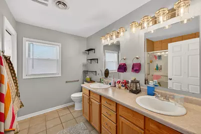 11825 W Rainbow Ave, West Allis, WI 53214 - Photo 15