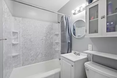 7026 W Dreyer Pl, West Allis, WI 53219 - Photo 15