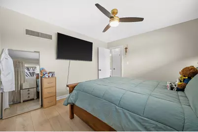 837 S 121st St, West Allis, WI 53214 - Photo 11